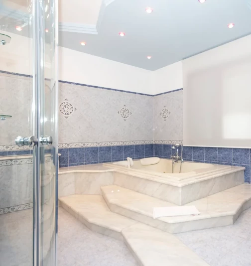 JACUZZI ROMANTIC DÉPENDANCE